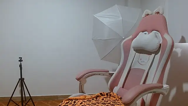 Crystal Star  online show from 12/15/25, 10:03