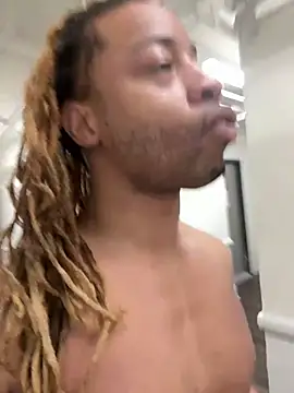 Snapshot of Diodre_Benyoon chatting on 03/16/26, 03:05 Diodre Benyoon online show from 03/16/26, 03:05