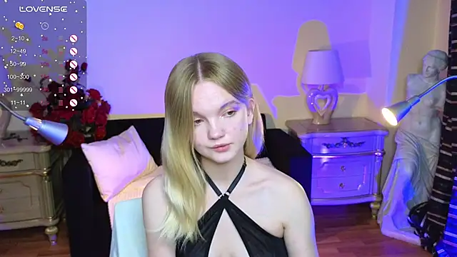 Snapshot of RosesKate chatting on 10/10/25, 04:33 RosesKate online show from 10/10/25, 04:33