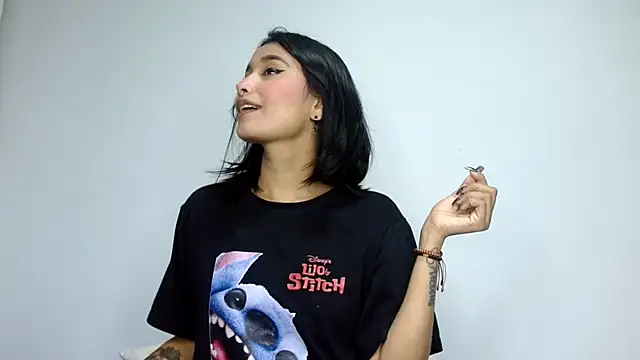 Gia Lee online show from 10/01/25, 02:39