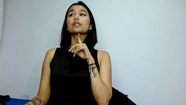 Gia Lee online show from 10/06/25, 02:42