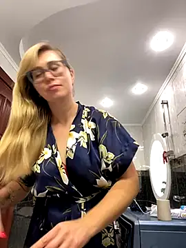 Crystal00Girl online show from 10/15/25, 07:41