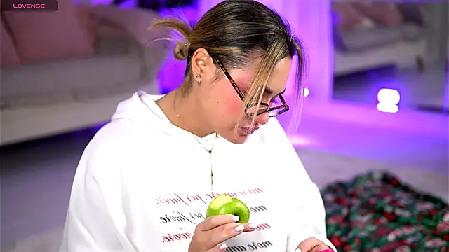 KayaAzur online show from 12/17/25, 05:46