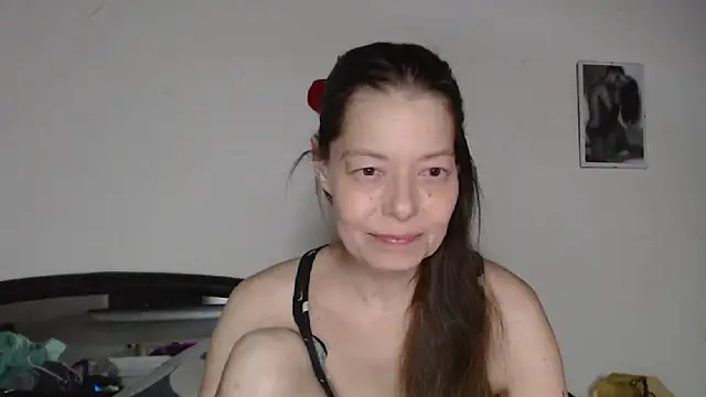 Snapshot of SexySarah177 chatting on 02/20/26, 09:15 SexySarah177 online show from 02/20/26, 09:15