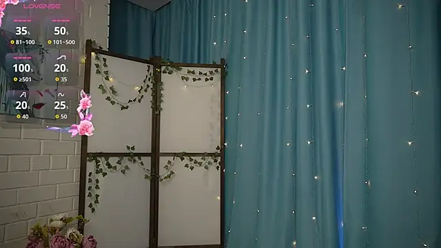 Snapshot of Winaria chatting on 10/14/25, 04:35 Winaria online show from 10/14/25, 04:35