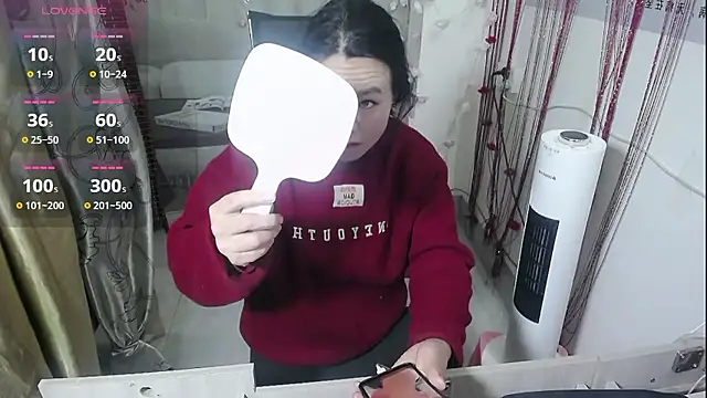 Snapshot of KateCondon chatting on 01/11/26, 11:37 KateCondon online show from 01/11/26, 11:37