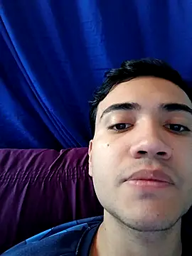 Snapshot of novinho_safado__ chatting on 11/19/25, 01:44 novinho safado online show from 11/19/25, 01:44