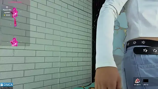 nena cupcake  online show from 10/25/25, 11:07