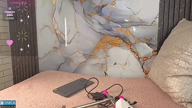 nena cupcake  online show from 11/07/25, 11:21