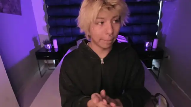 OliIverr22 online show from 12/15/25, 11:58