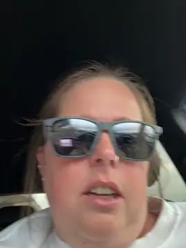 Snapshot of hornykitty1210 chatting on 11/05/25, 08:09 hornykitty1210 online show from 11/05/25, 08:09