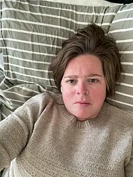 Snapshot of hornykitty1210 chatting on 02/02/26, 05:11 hornykitty1210 online show from 02/02/26, 05:11