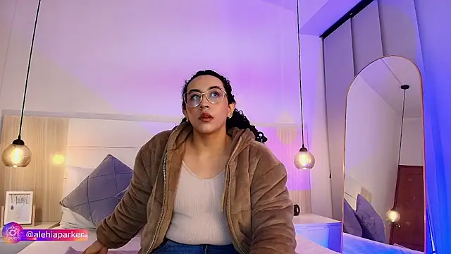 Snapshot of alehia_cute chatting on 10/12/25, 02:05 alehia cute online show from 10/12/25, 02:05