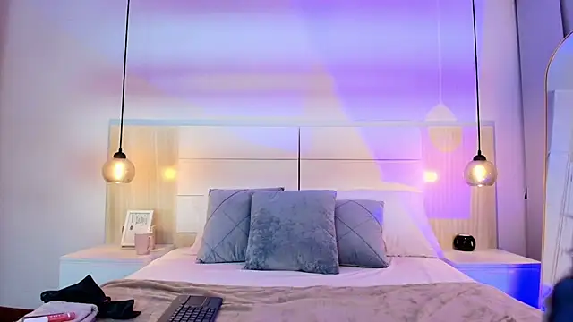 Snapshot of alehia_cute chatting on 11/14/25, 10:29 alehia cute online show from 11/14/25, 10:29