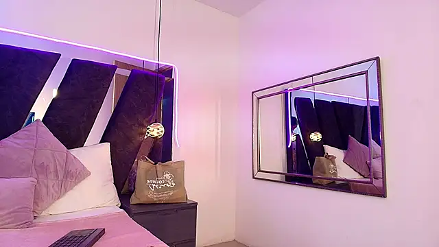 Snapshot of alehia_cute chatting on 03/11/26, 10:27 alehia cute online show from 03/11/26, 10:27