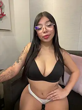 Maddy Piink online show from 11/20/25, 07:57