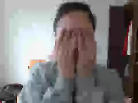 Snapshot of madissooon__ chatting on 10/28/25, 06:54 madissooon   online show from 10/28/25, 06:54