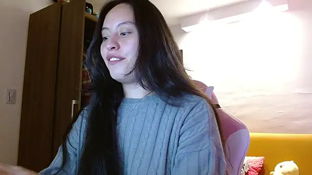 madissooon   online show from 11/13/25, 04:11