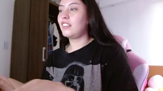 madissooon   online show from 11/21/25, 07:23