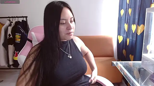 madissooon   online show from 05/11/26, 07:11