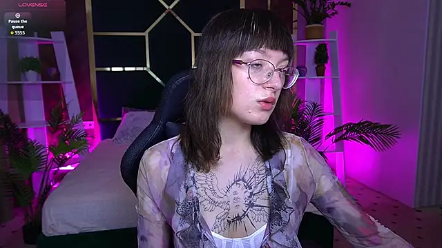 Pixie Peachh online show from 11/01/25, 02:08