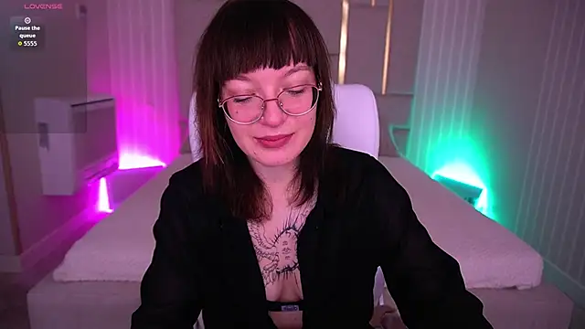 Pixie Peachh online show from 11/09/25, 07:28