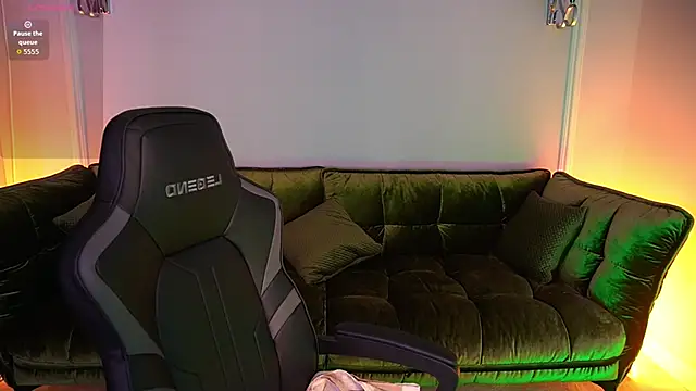 Pixie Peachh online show from 11/15/25, 07:49