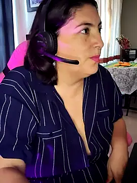 lina maria99 online show from 09/30/25, 10:04