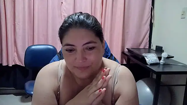 Snapshot of lina_maria99 chatting on 02/20/26, 07:54 lina maria99 online show from 02/20/26, 07:54