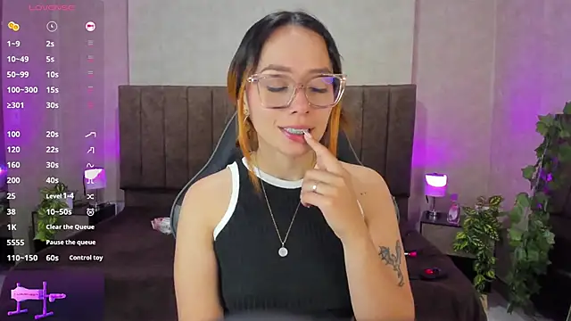 LanaMills  online show from 09/14/25, 04:55