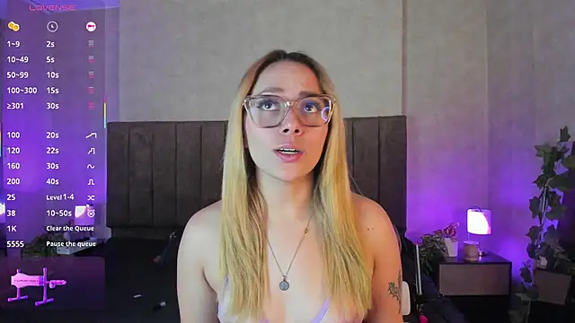 LanaMills  online show from 12/02/25, 05:24