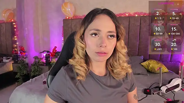 LanaMills  online show from 06/06/26, 05:01
