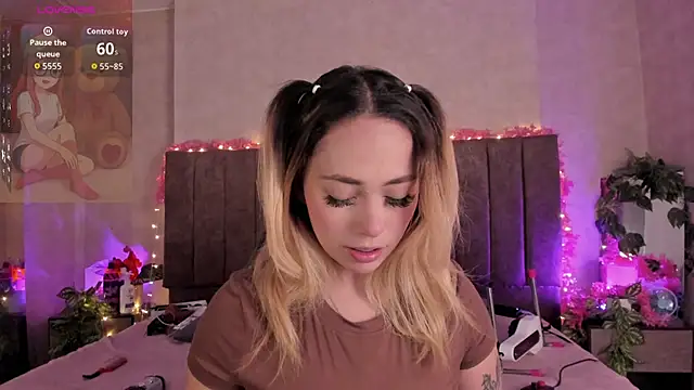 LanaMills  online show from 06/20/26, 04:04