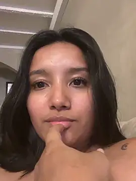 HannahMontgomery online show from 10/19/25, 01:28