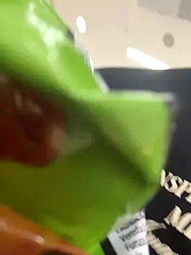 Snapshot of lu_styles_ chatting on 10/23/25, 09:35 lu styles  online show from 10/23/25, 09:35