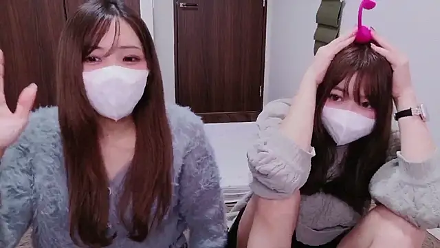 Snapshot of -EdisonThomas- chatting on 12/14/25, 08:20 -EdisonThomas- online show from 12/14/25, 08:20