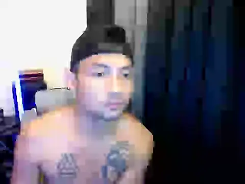 Snapshot of Thefriskyasian chatting on 09/11/25, 08:20 Thefriskyasian online show from 09/11/25, 08:20