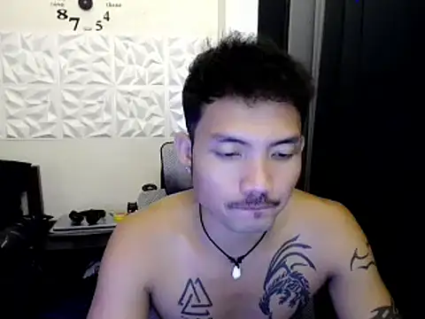 Snapshot of Thefriskyasian chatting on 10/28/25, 05:33 Thefriskyasian online show from 10/28/25, 05:33