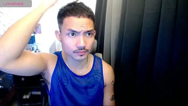 Snapshot of Thefriskyasian chatting on 11/22/25, 03:38 Thefriskyasian online show from 11/22/25, 03:38