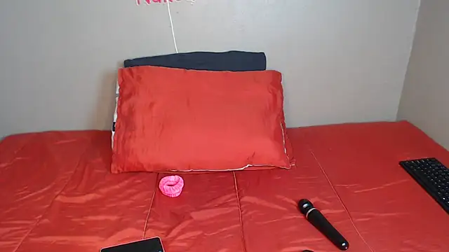 Snapshot of Lunalee chatting on 11/10/25, 02:21 Lunalee online show from 11/10/25, 02:21