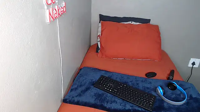 Snapshot of Lunalee chatting on 11/21/25, 11:47 Lunalee online show from 11/21/25, 11:47