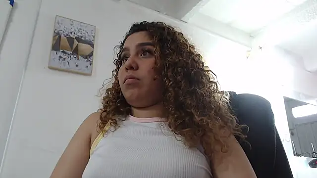 GiorgineTaylor online show from 12/16/25, 07:19