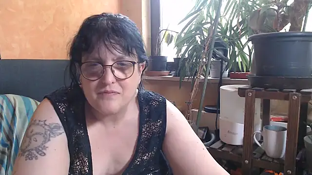 ladyfrombonn online show from 05/12/26, 02:14
