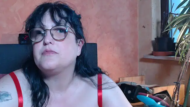 Snapshot of ladyfrombonn chatting on 05/15/26, 06:37 ladyfrombonn online show from 05/15/26, 06:37