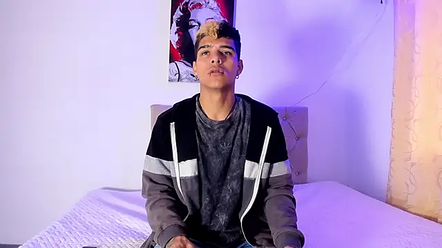 wyatt 3 online show from 10/04/25, 11:30