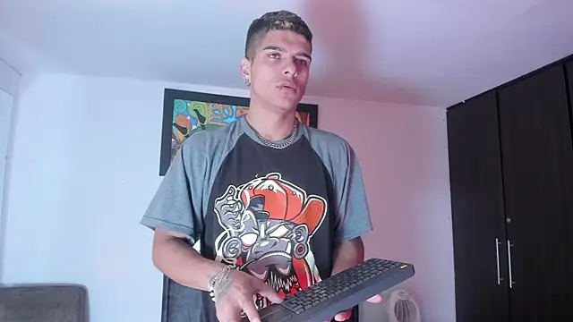 wyatt 3 online show from 11/02/25, 01:35