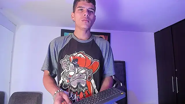 wyatt 3 online show from 11/08/25, 12:27