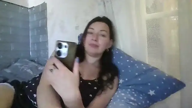 Snapshot of DanaNeon chatting on 05/21/26, 10:22 DanaNeon online show from 05/21/26, 10:22