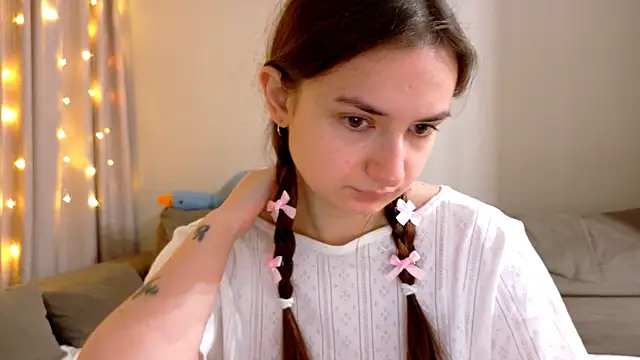 Lelia Vibe online show from 11/11/25, 03:17