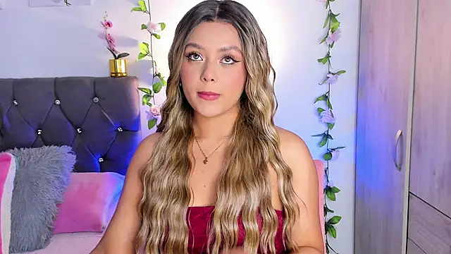 isajonnes18 online show from 10/15/25, 02:55